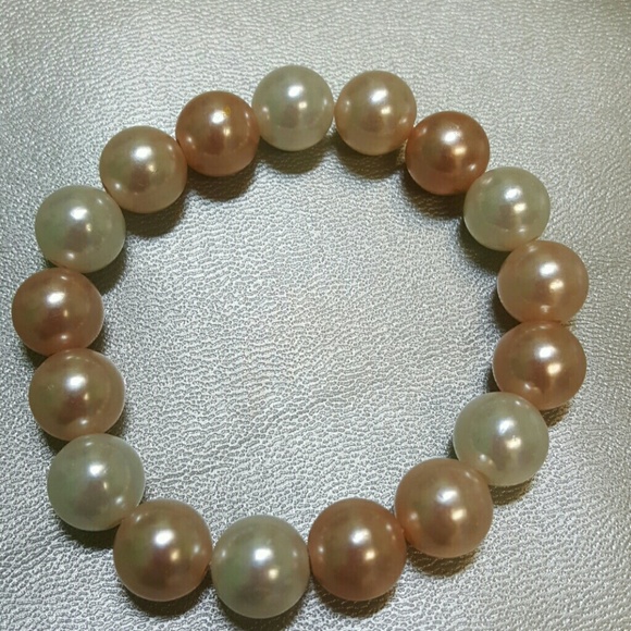 Blush Pink Gold & White Pearl Stretch Bracelet - Picture 3 of 3